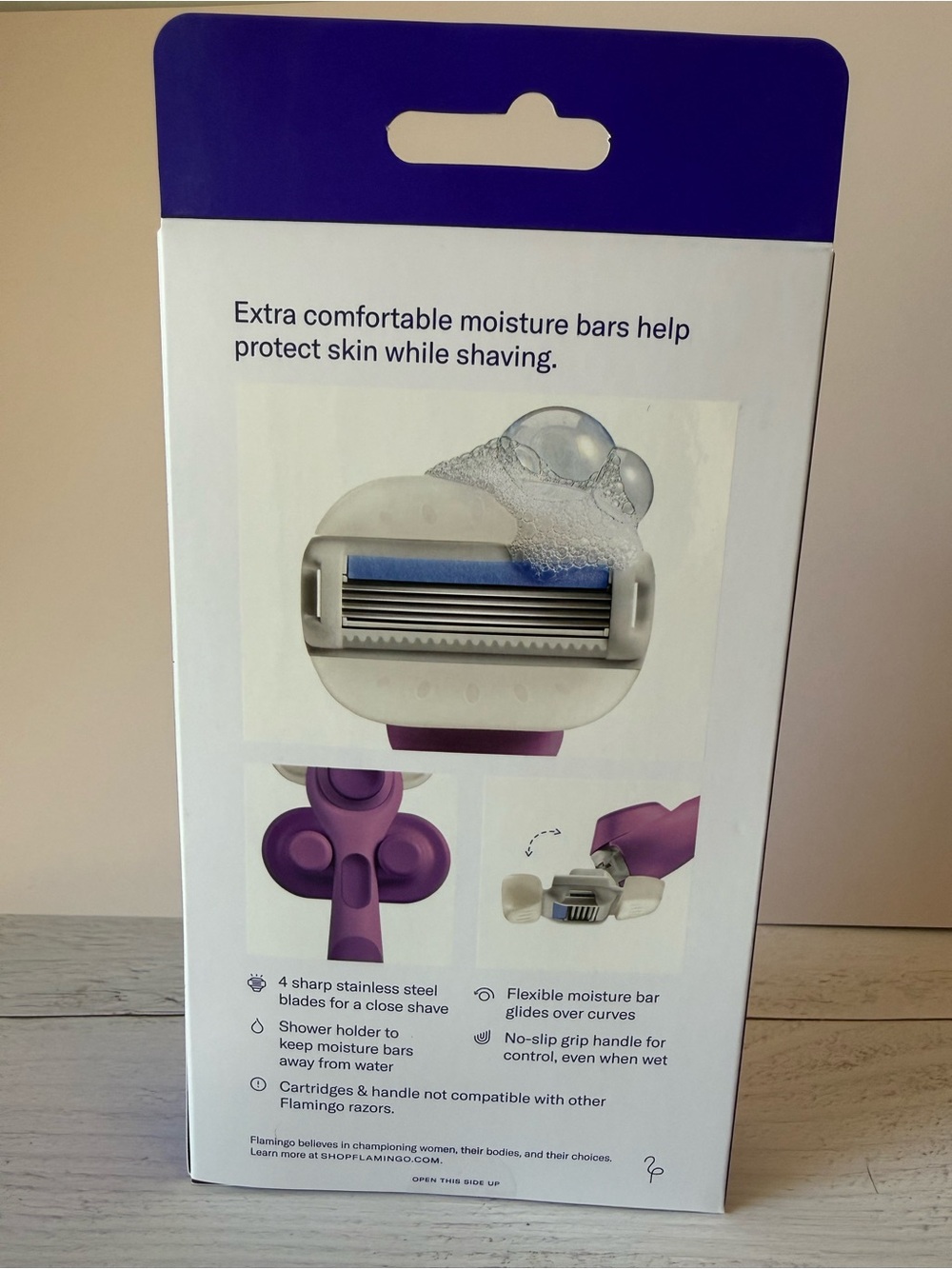 Flamingo Moisture Plus Women's Razor Set - Picture 3 of 5